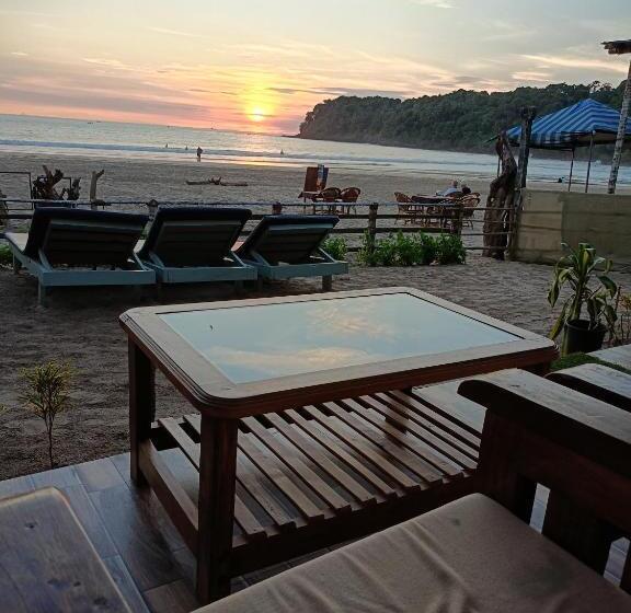 Люкс Deluxe Вид на Море, The Coast Beach Resort