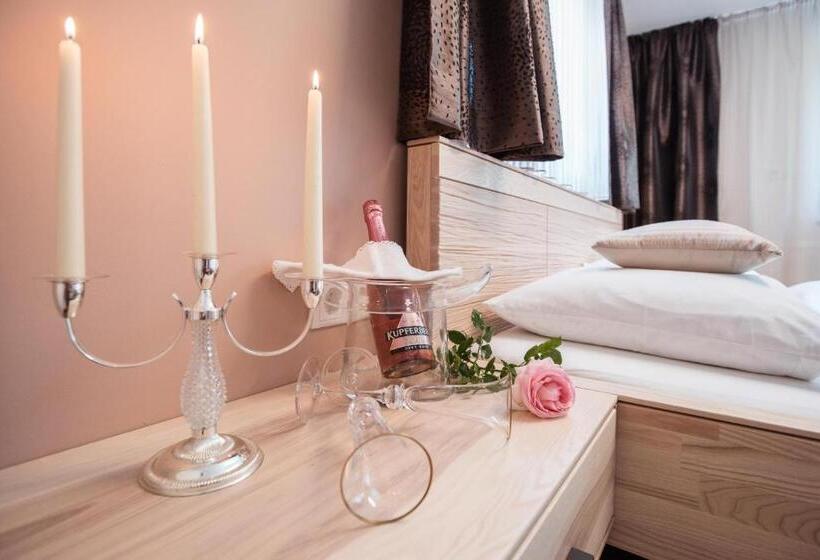 Апартаменты 3 Спальни, Appartement Zint
