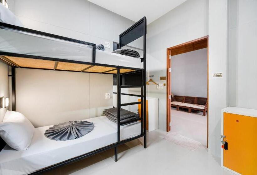 Кровать в Общей Комнате, Chill Inn Samui Hostel And Restaurant