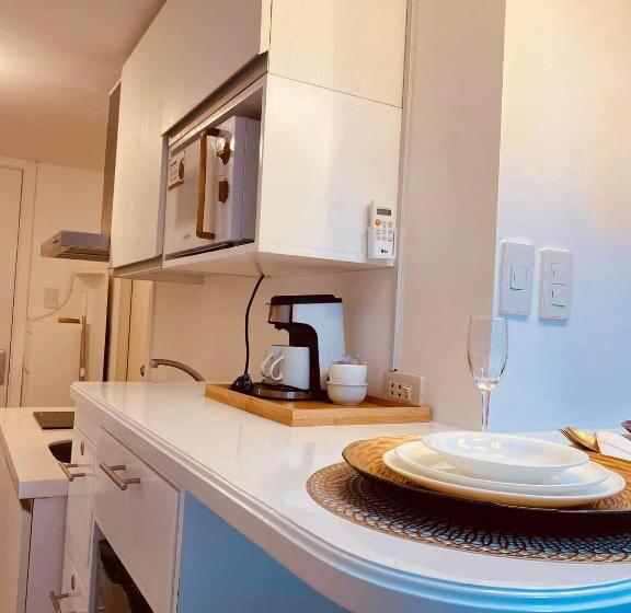 스탠다드 발코니 스튜디오, Neri’s Place At Azure North