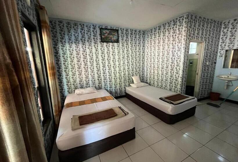 Номер Superior, Capital O 93262 Hotel Cherish 2