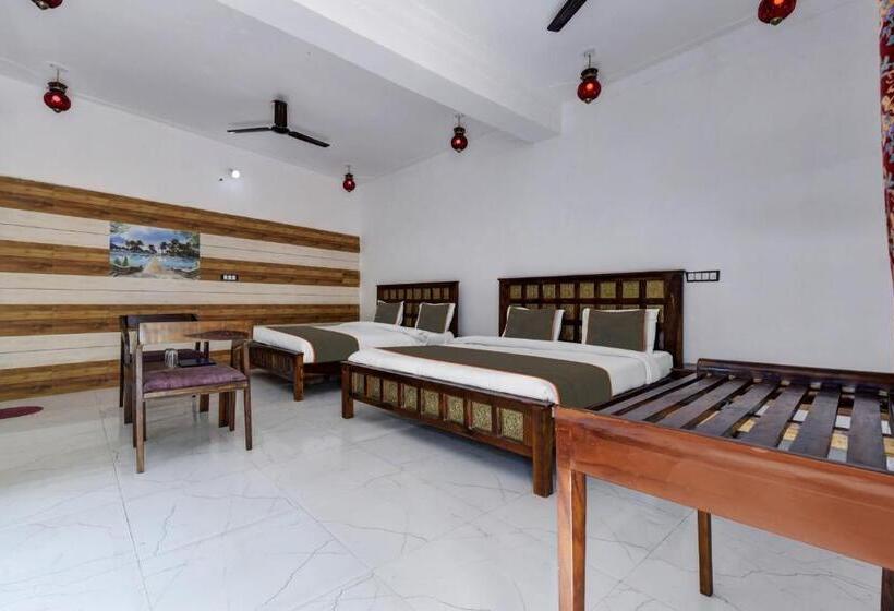 Quarto Triplo Deluxe, Collection O Hotel Kumbha Garh
