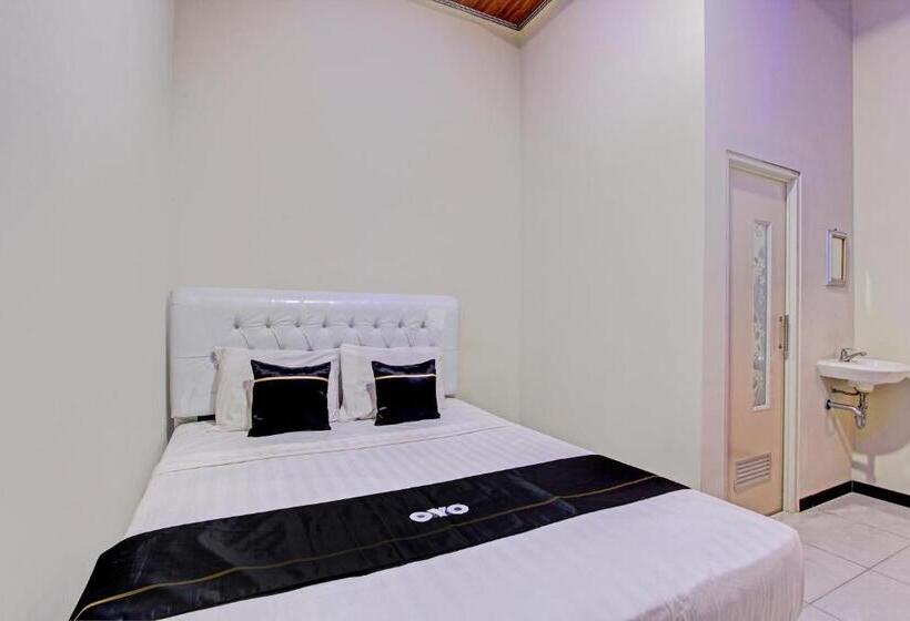 Номер Deluxe, Capital O 93244 Angkasa Inn