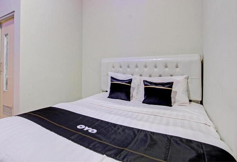 Номер Deluxe, Capital O 93244 Angkasa Inn