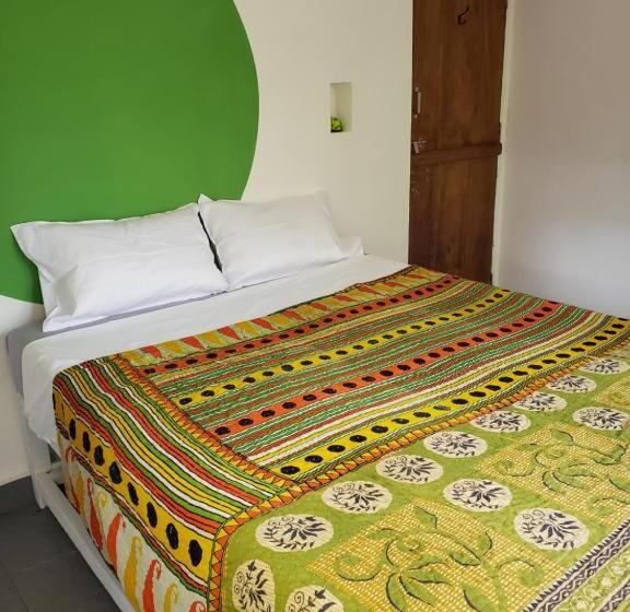 Номер Стандарт Совместная Ванная, Adi Shakti Guesthouse And Shala