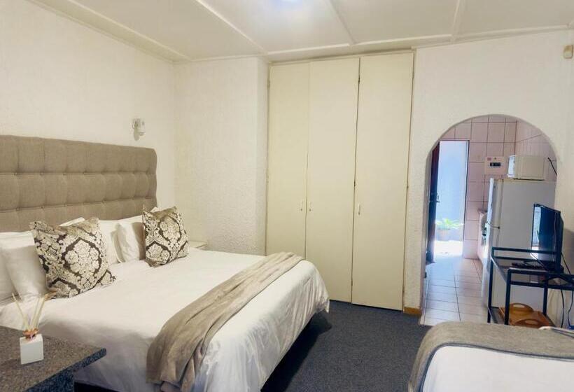 Номер Стандарт Трехместный, Busa House