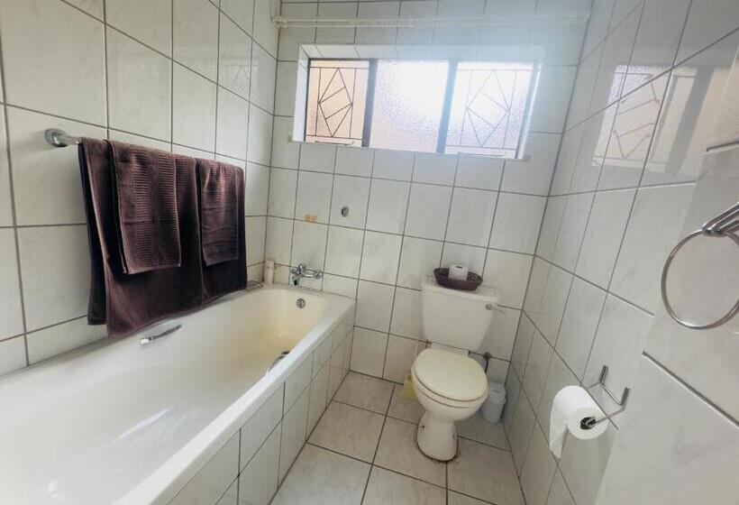 Семейный Номер, Busa House
