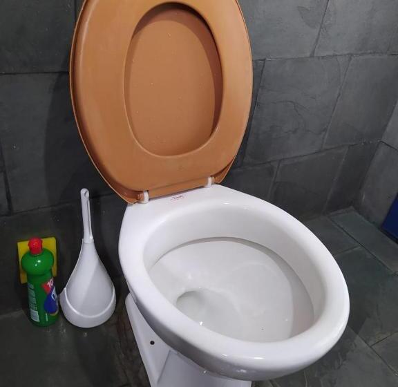 스탠다드 트리픔 룸 공동욕실, Pousada Casarão