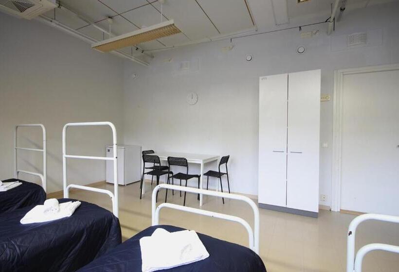 Четырехместный номер эконом класса с общей ванной комнатой, Forenom Hostel Vantaa Kehä Iii