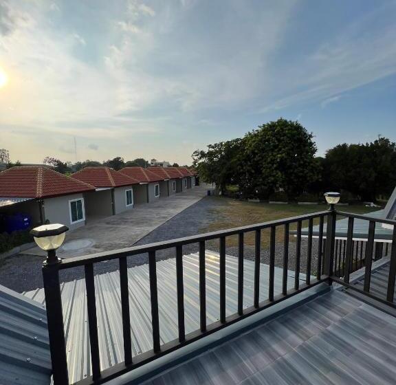디럭스 룸 킹사이즈 침대, Nuttida Resort ณัฐธิดา รีสอร์ท