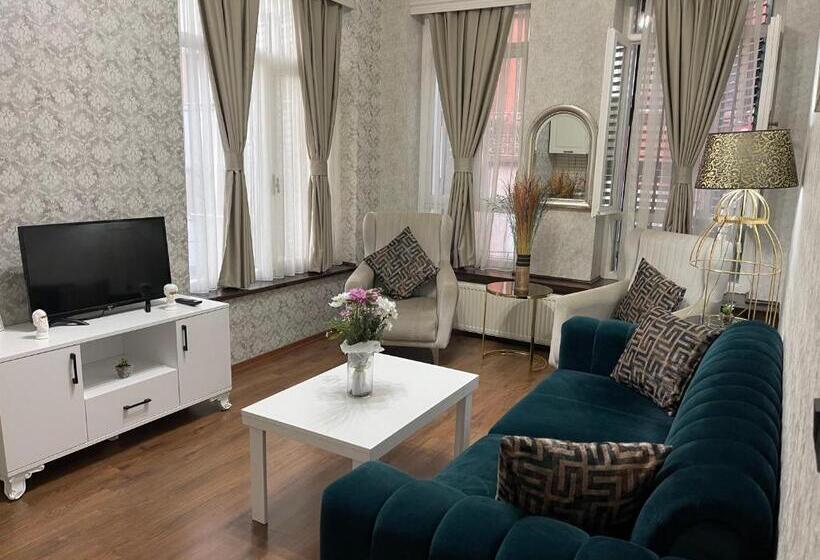 جناح مطلّ علي البحر, Es Moda