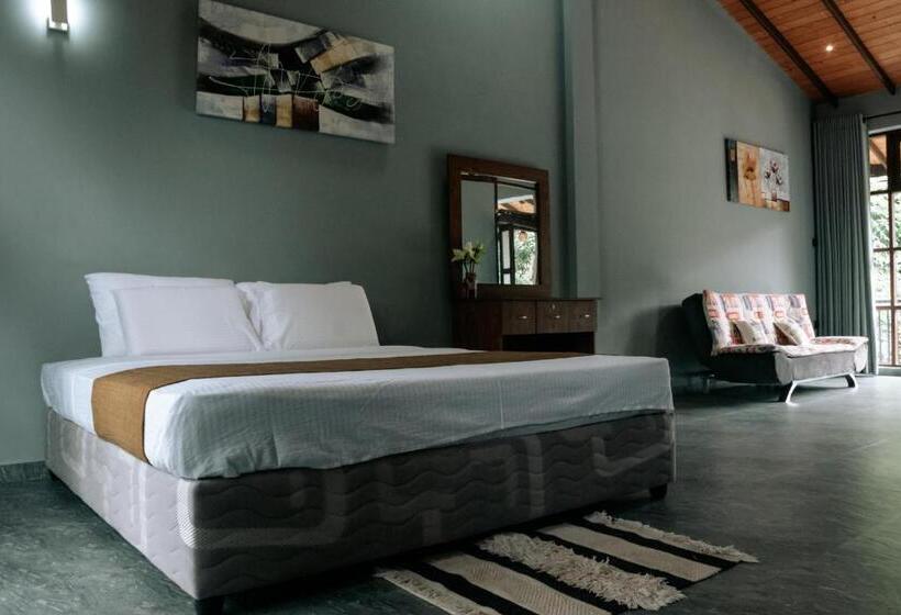Трехместный Номер Стандарт с Балконом, Amanzi Residence