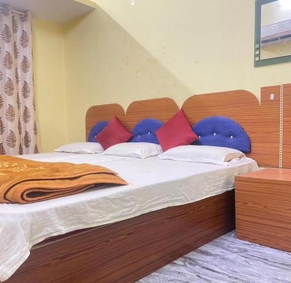 اتاق استاندارد سه نفره, Shivalay Paying Guest House
