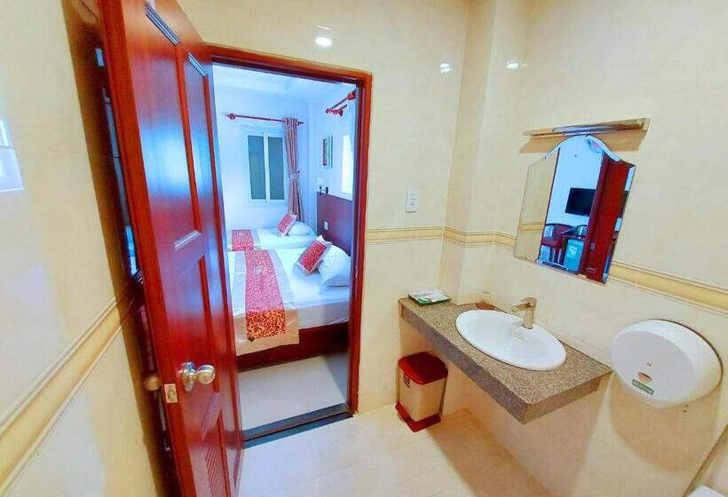 اتاق سوپریور خانوادگی, Victoria Guest House 63 Tran Hung Dao 1 Minute Walking To Beach