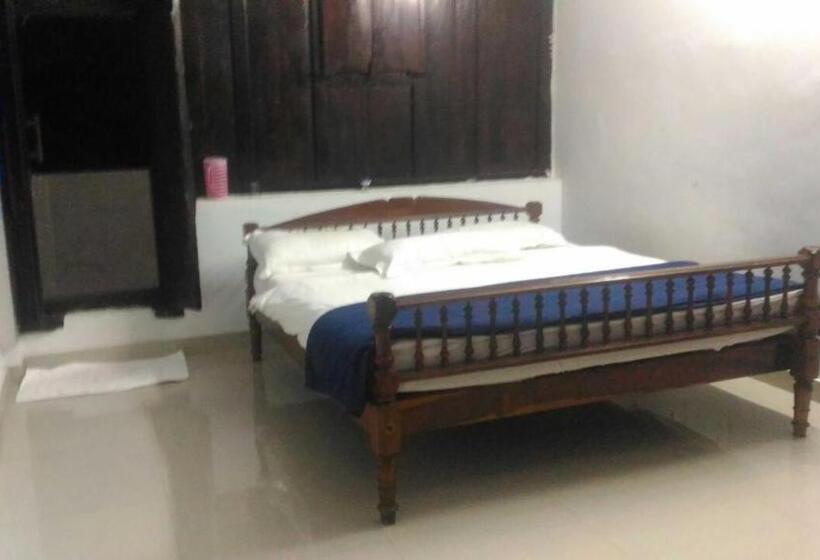 Трехместный Номер Классика, Oyo Flagship Meadow View Inn