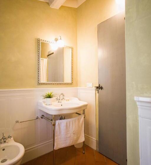 Апартаменты 1 Спальня, Isa Farmhouse With Swimming Pool Just 20 Minutes From Arezzo, Apartments With Panoramic Views