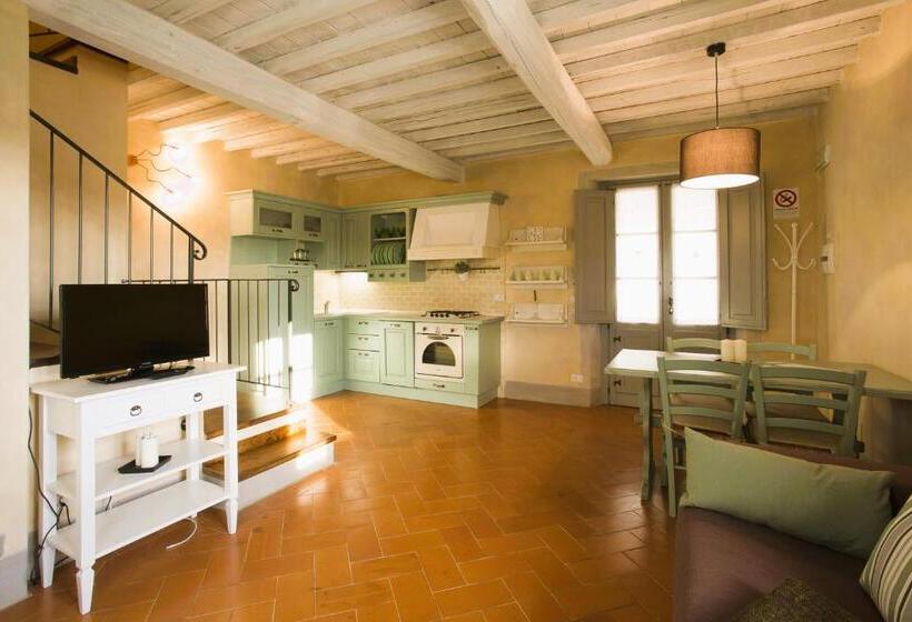 Апартаменты 1 Спальня, Isa Farmhouse With Swimming Pool Just 20 Minutes From Arezzo, Apartments With Panoramic Views