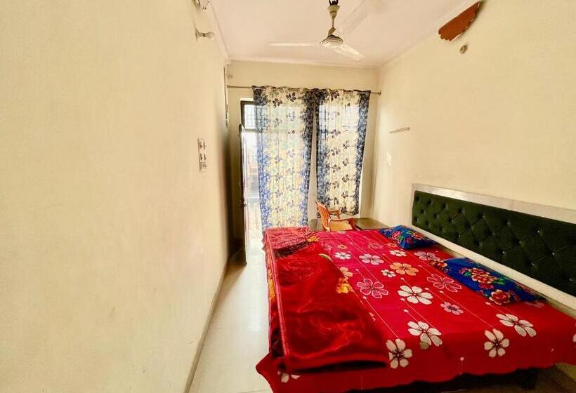 豪华房间, Garg Complex Guesthouse