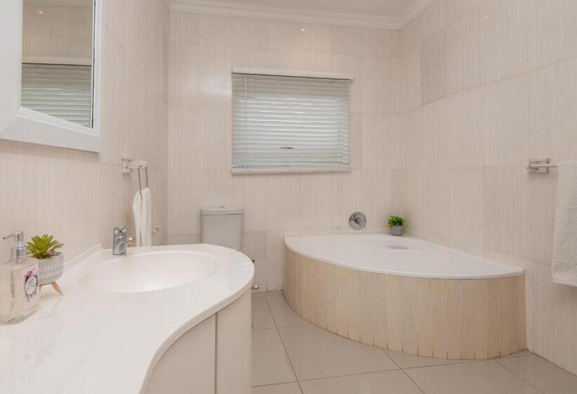 غرفة عائلية مطلّة علي الحديقة, The Beach Palace Ramsgate