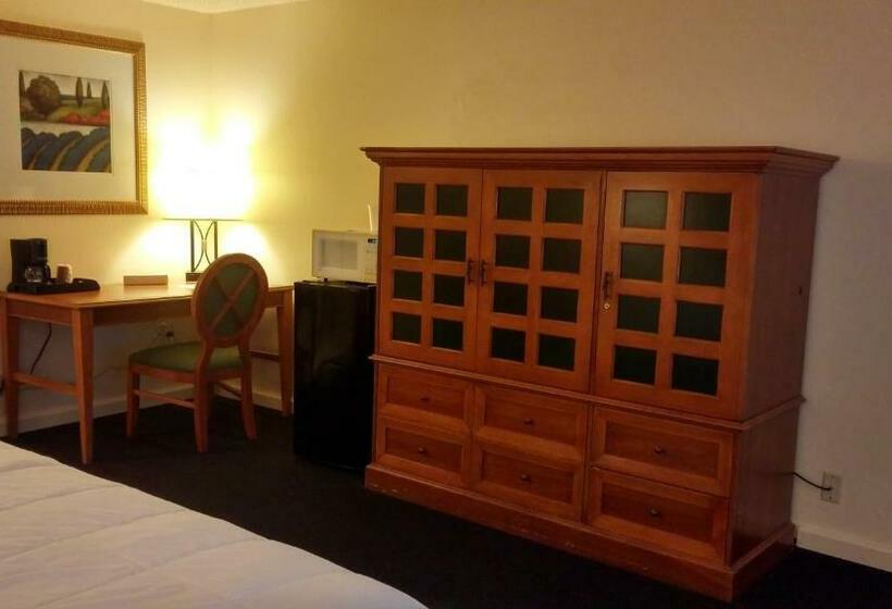 带大床的标准间, Oceans Inn & Suites