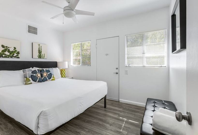 스위트, The Three Fifty Hotel, A Kirkwood Collection