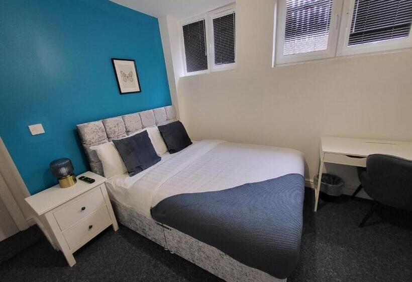 Студия Стандарт, Nottingham Forest Rd, Short Stays