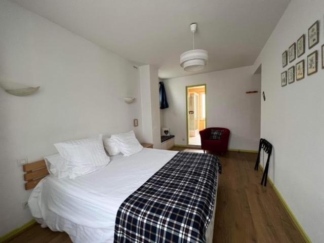 Номер Стандарт, Hôtel Des Sports