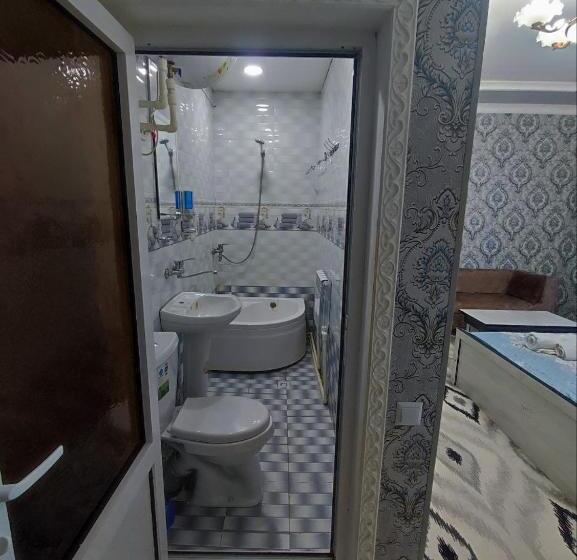 اتاق لوکس خانوادگی, Samandar Bukhara