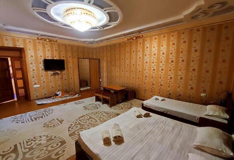 발코니가 있는 4인용 스탠다드 룸, Samandar Bukhara