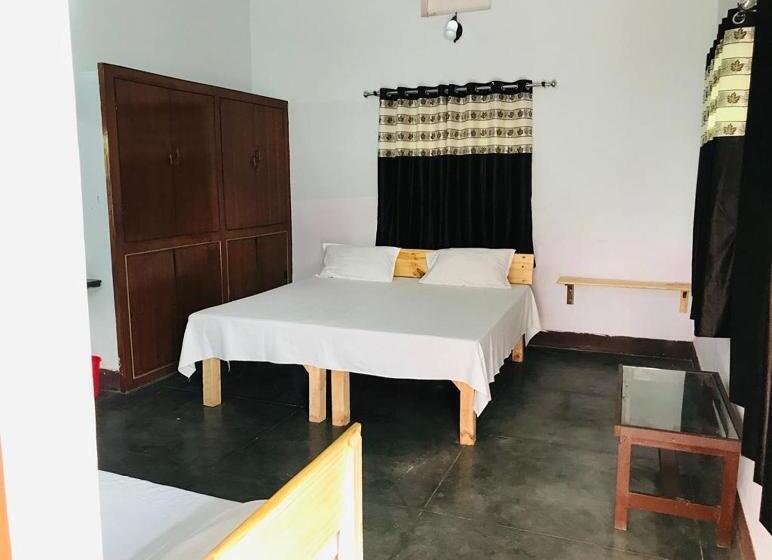 Quarto Triplo Estandar, Balaji Atithi Bhawan
