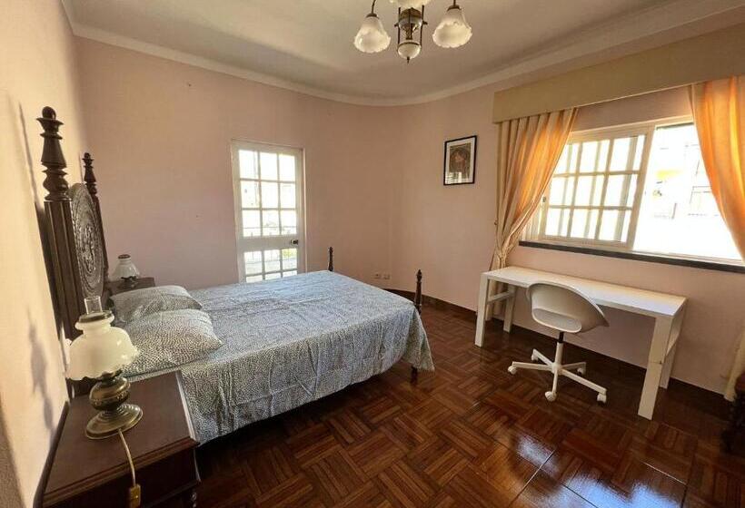 Номер Стандарт с Балконом, Victoria Superb Rooms