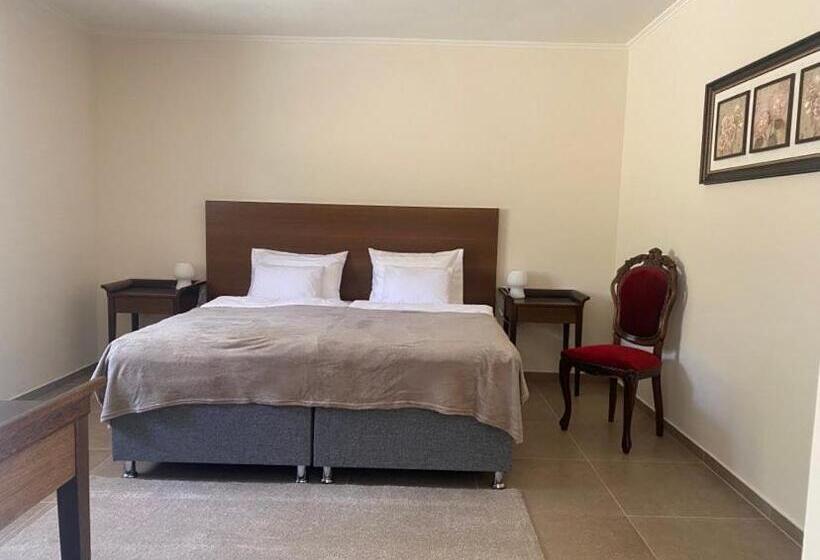 Семейный Номер, Vitál Guesthouse