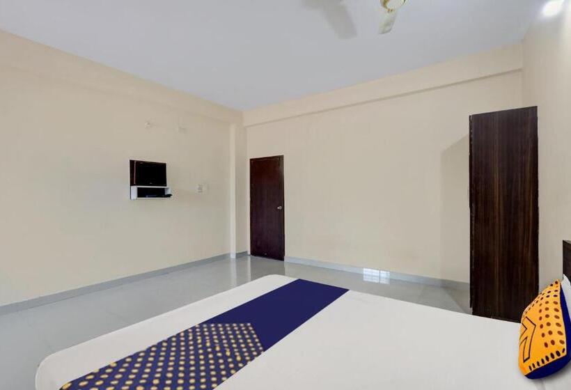 Трехместный Номер Классика, Spot On Capital Inn Hotel Rooms