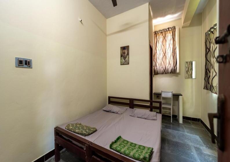 غرفة قياسية, Sacar Guest House