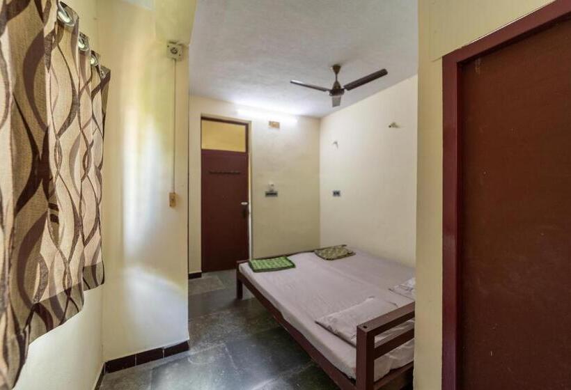 غرفة قياسية مطلّة علي الحديقة, Sacar Guest House