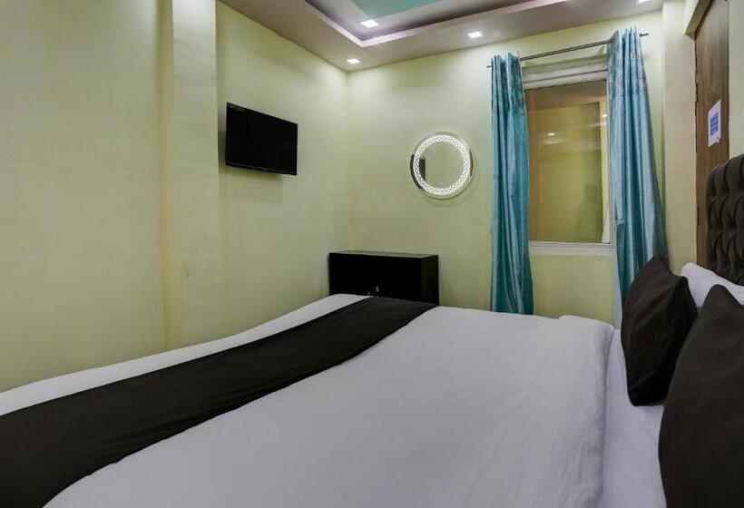 اتاق کلاسیک سه تخته, Oyo Flagship Hotel Omex
