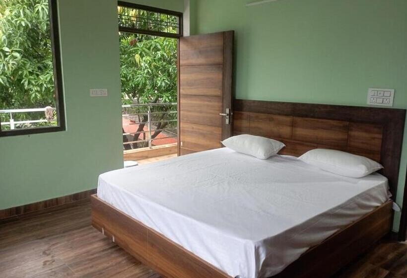 발코니 디럭스 룸, Crescent Moon Homestay