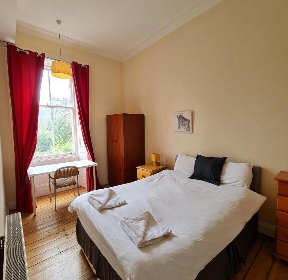 اتاق استاندارد با سرویس بهداشتی مشترک, Haymarket Station Rooms