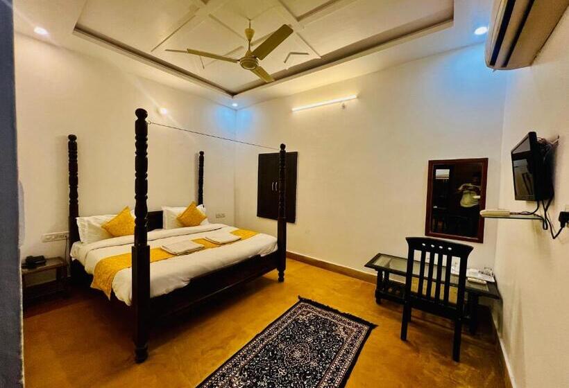 Quarto Deluxe, Dara & Camel Safari