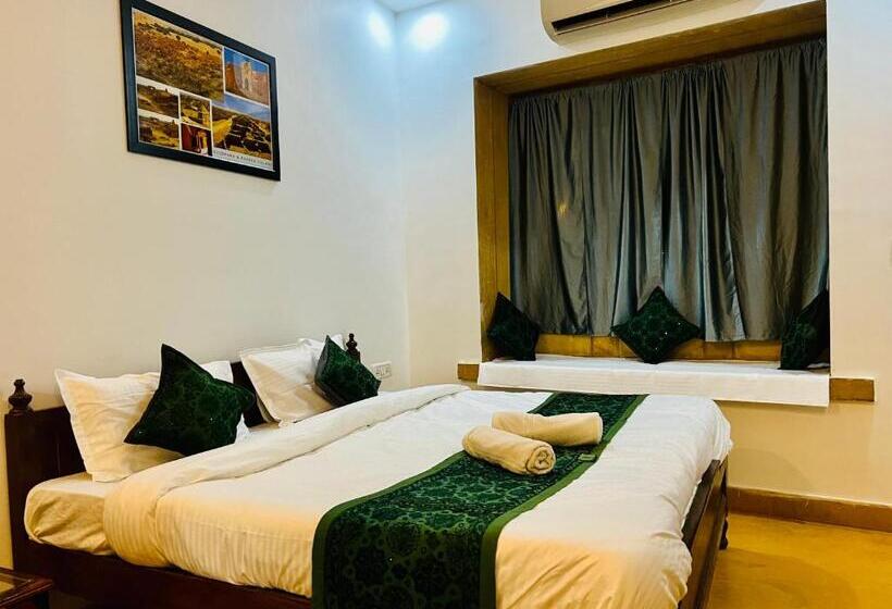 Quarto Estandar, Dara & Camel Safari