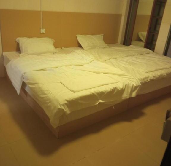 Quarto Triplo Estandar, 华越宾馆