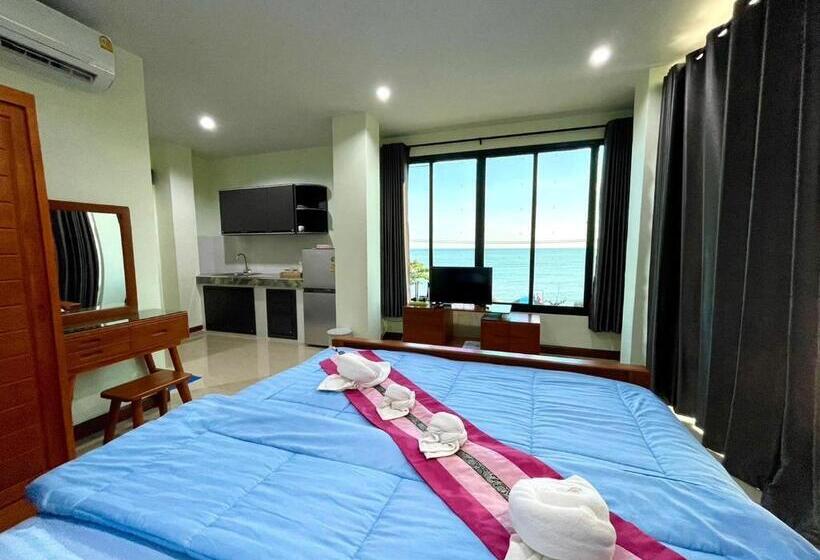 Номер Deluxe Вид на Море с Балконом, Triple O Phala Beach