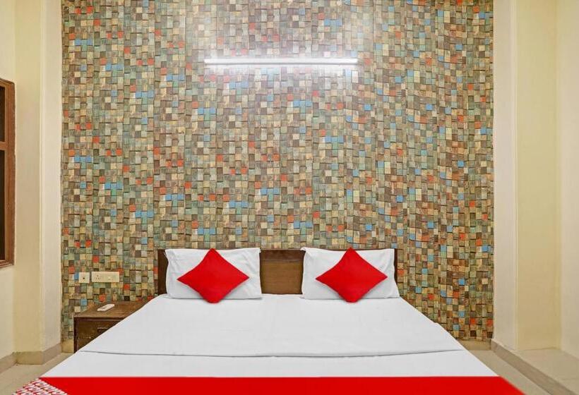 Трехместный Номер Классика, Oyo Flagship 81144 Hotel Maharaja