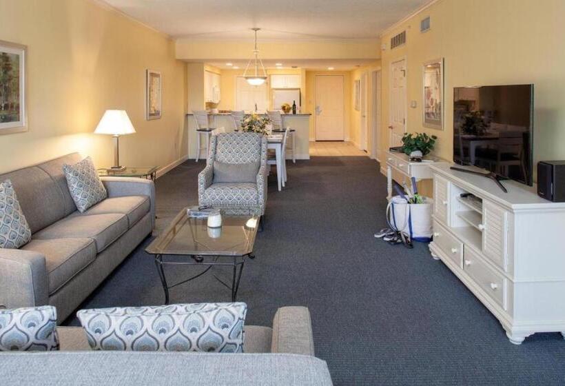 1 Bedroom Apartment Lake View, Waterside By Spinnaker