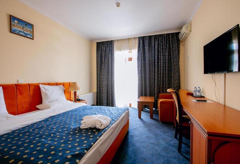اتاق استاندارد با بالکن, Afra Oghuz Mountain Resort
