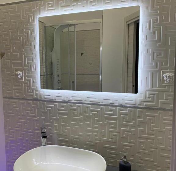 سوییت لوکس, B&b Regina Charme Rooms