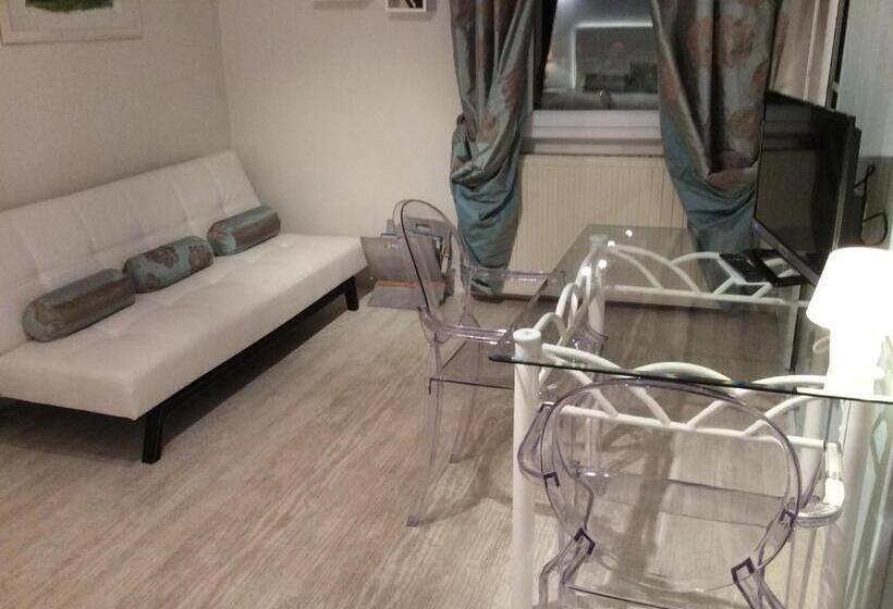 Номер Стандарт Вид на Бассейн, Suite Eugenie Piscine Maison Blanche Tulle