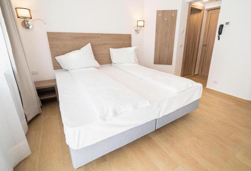 اتاق اکونومی, Aurora Rooms   290m From Aqua Park
