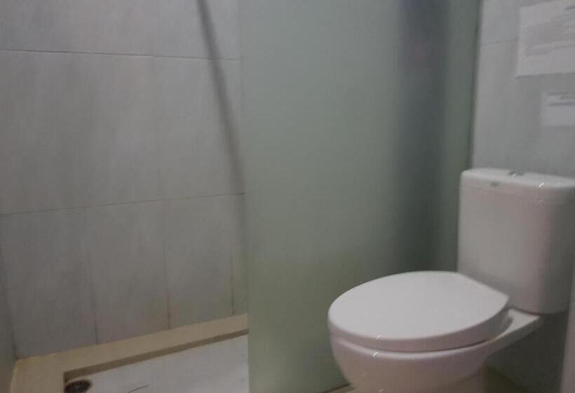 带大床的豪华间, Capital O 93263 Linge Land