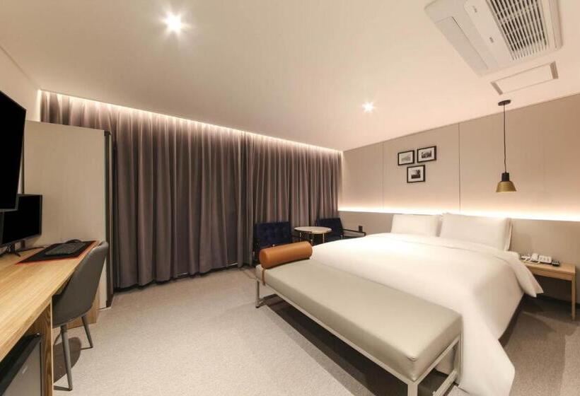 스위트, Hound Hotel Sasang